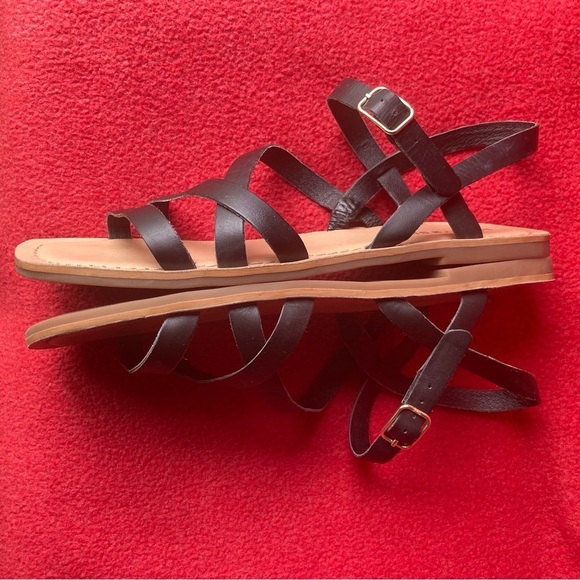 LUCKY BRAND Sz 9 Strappy Leather Buckle Closure Made in  Brazil Sandals - Picture 7 of 11